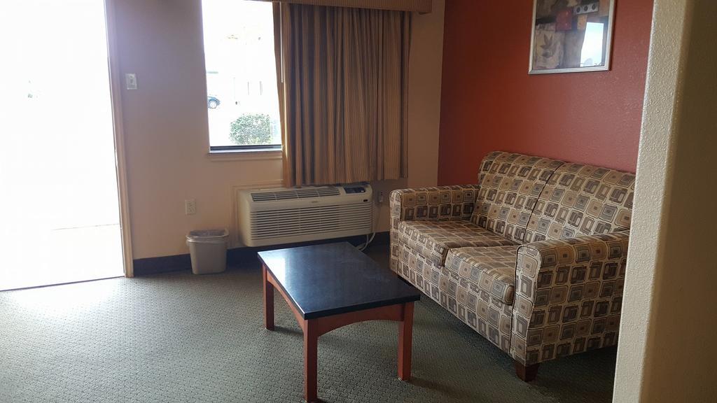 Budgetel Inn And Suites Hearne Exterior photo