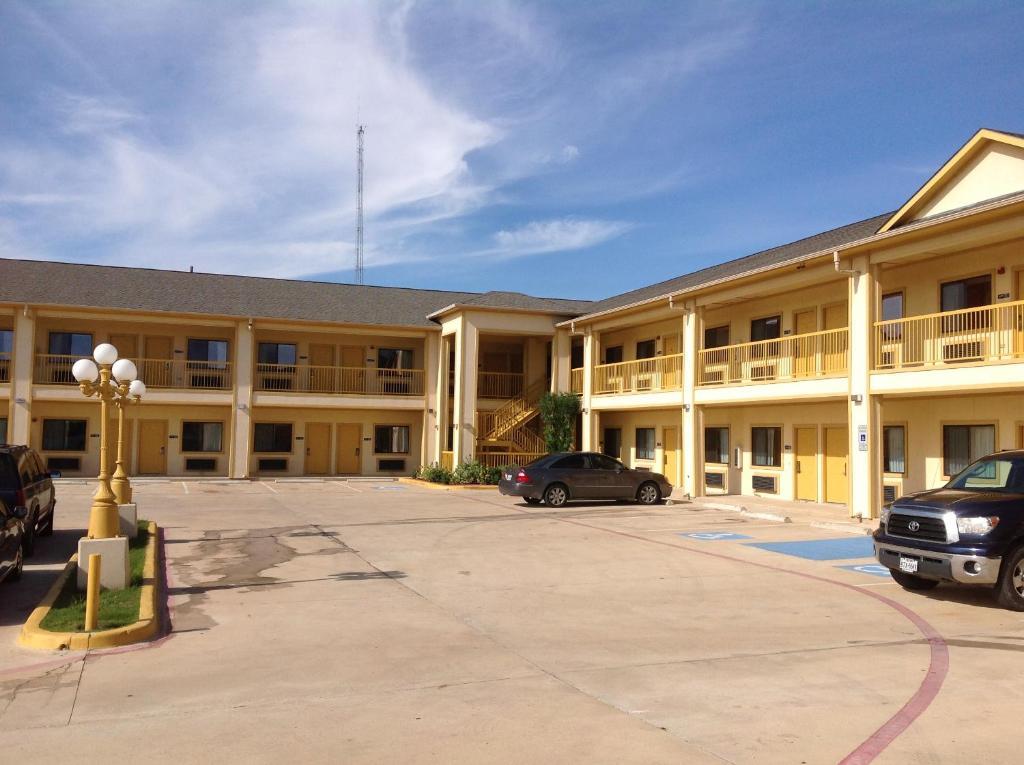 Budgetel Inn And Suites Hearne Exterior photo