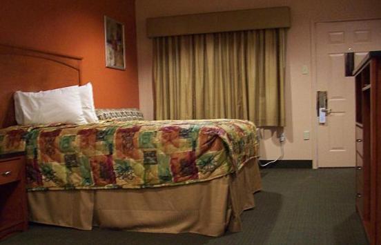 Budgetel Inn And Suites Hearne Room photo