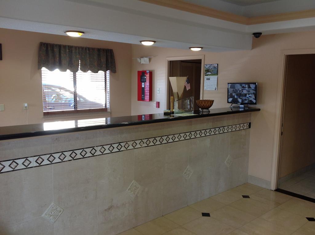 Budgetel Inn And Suites Hearne Exterior photo